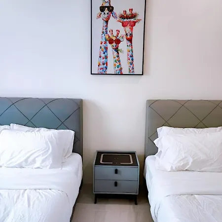 The Foreigner Staycation At Riverine Diamond Kuching Bagian luar foto