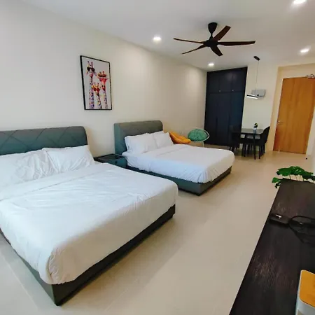 The Foreigner Staycation At Riverine Diamond Kuching Bagian luar foto