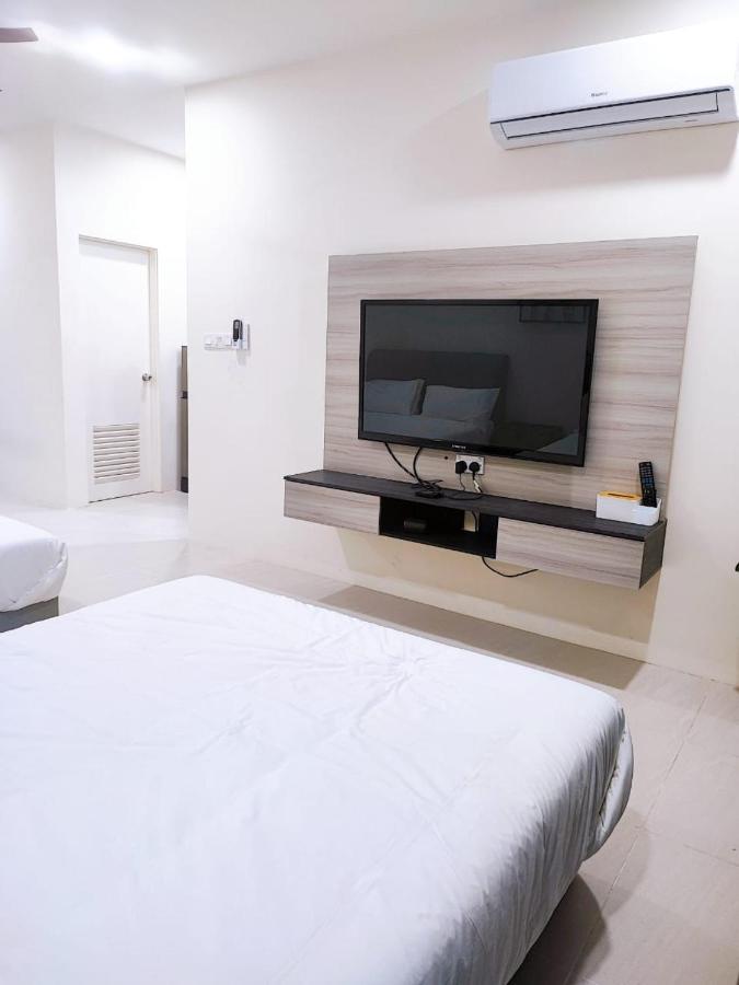 The Foreigner Staycation At Riverine Diamond Kuching