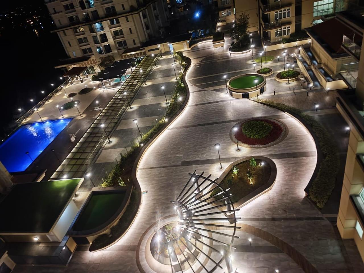 The Foreigner Staycation At Riverine Diamond Apartment *