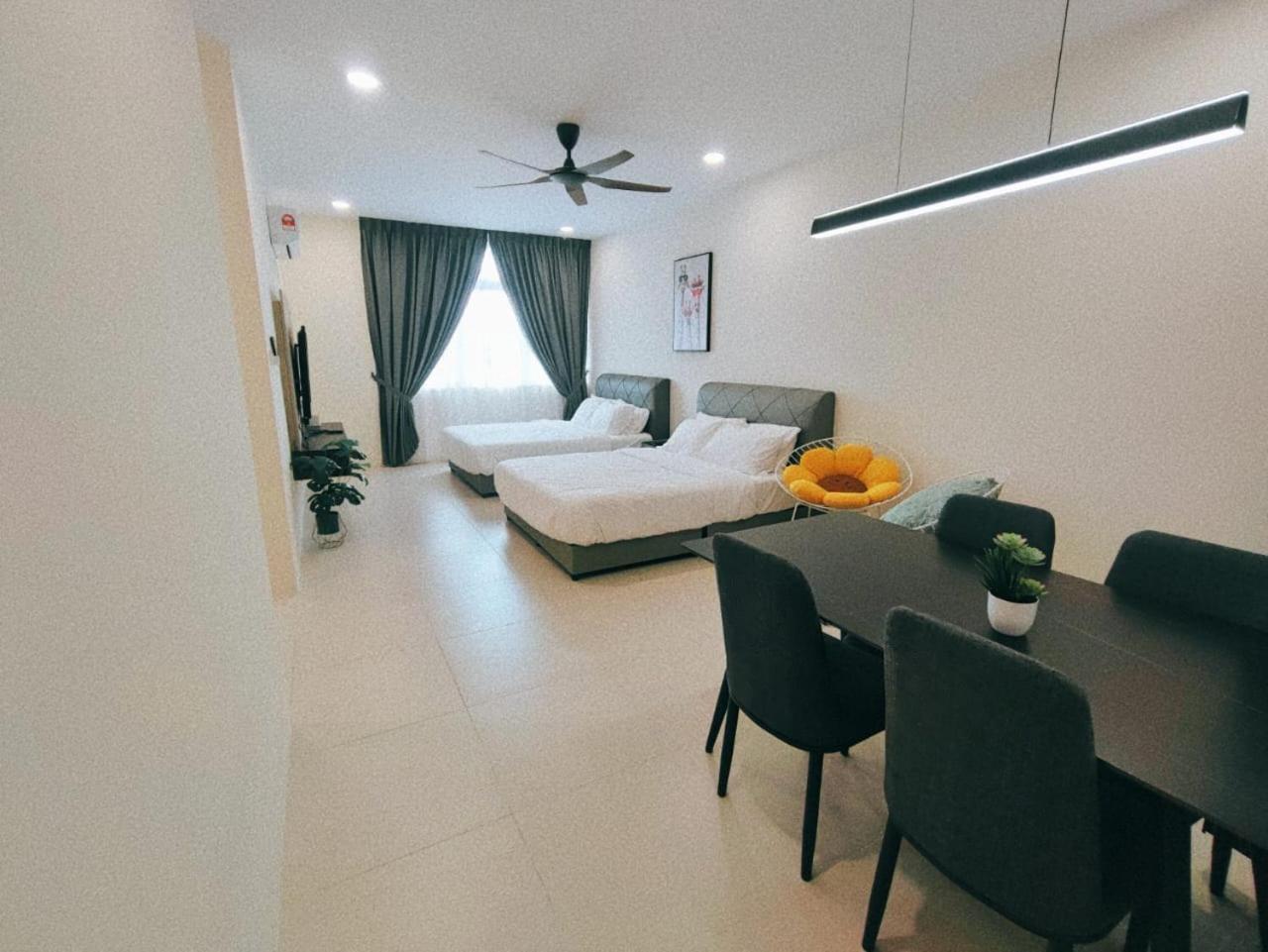 Apartment The Foreigner Staycation At Riverine Diamond