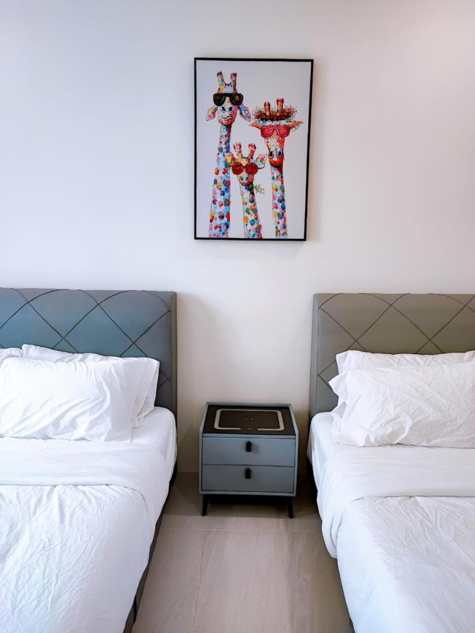 The Foreigner Staycation At Riverine Diamond Apartment Kuching