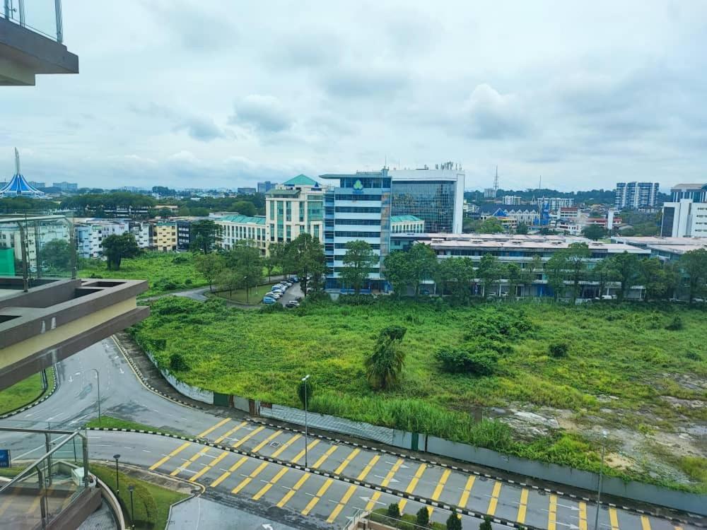 The Foreigner Staycation At Riverine Diamond Kuching