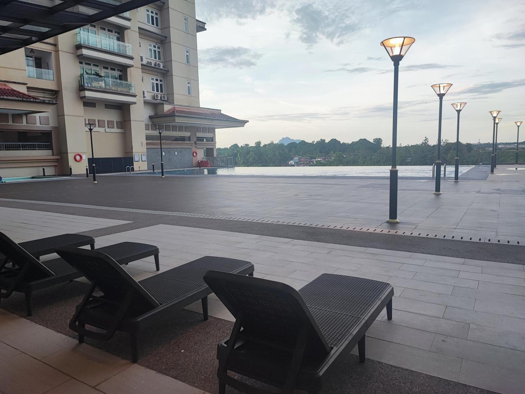 The Foreigner Staycation At Riverine Diamond * Kuching